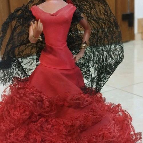 Spanish dolls figures used, antique set from early 80s