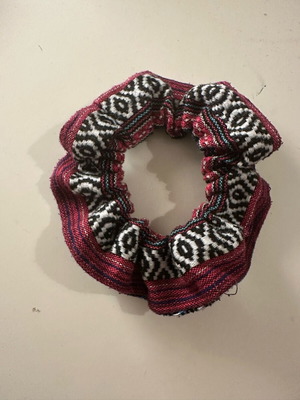 Scrunvhie multicolored like new