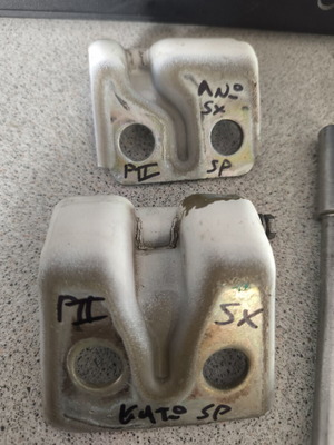 Fiat Punto MK2 left door hinges upper and lower set