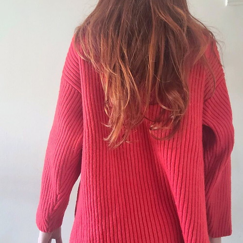 Opportunity! Thick oversized sweater in a fantastic color!! Original price 40 euros, very warm, size Sma