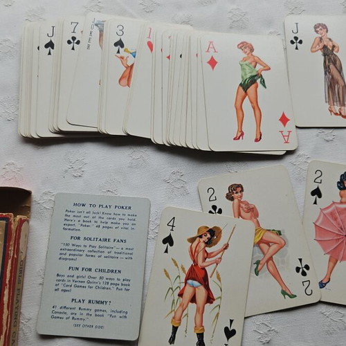 Pin up playing cards vintage like new