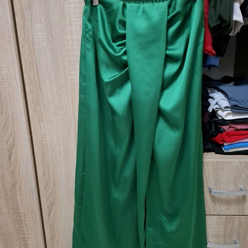 Satin maxi skirt like new, green, size S