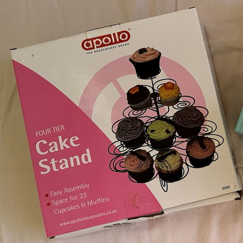 Cupcakes/Muffins Presentation Stand new, 23 slots