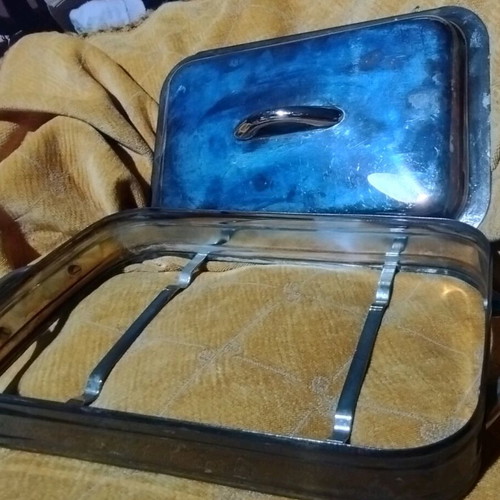 Square Pyrex Base with Lid without Pyrex like new