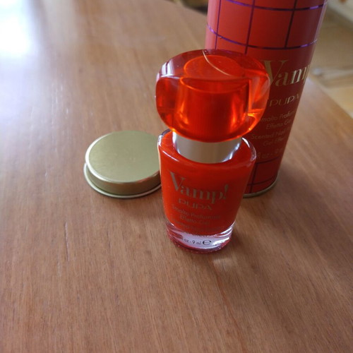 Pupa Vamp Scented Nail Polish Gel Effect red new