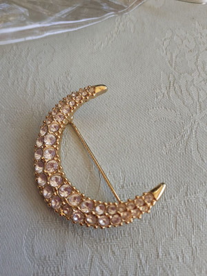 Swarovski White Crystal Crescent Moon Gold Tone Brooch new