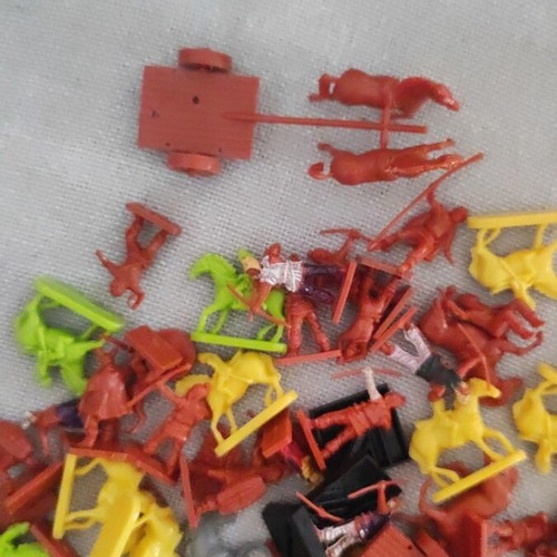 Indian model figures with carts and horse riders, approx. 2 cm