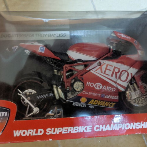 Ducati 999F06 Troy Bayliss 1:12 Die-Cast Model NewRay New