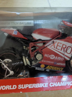 Ducati 999F06 Troy Bayliss 1:12 Die-Cast Model NewRay New