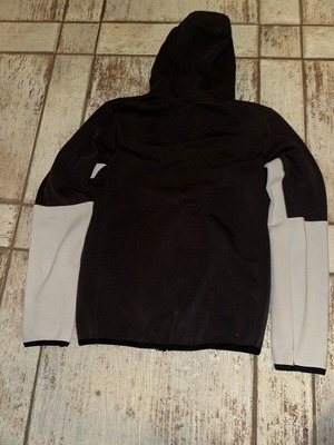Nike Tech Fleece ζακέτα μεταχειρισμένη, μέγεθος S, μαύρο και άσπρο