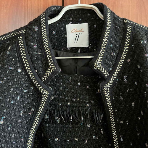 Tweed suit Axel like new, black with gold details