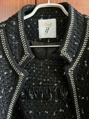 Tweed suit Axel like new, black with gold details