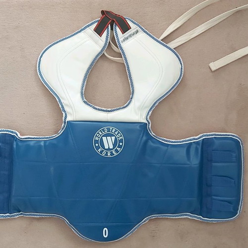 Tae kwo ndo protective chest guard like new, World Trade Korea, for kids up to 9 years