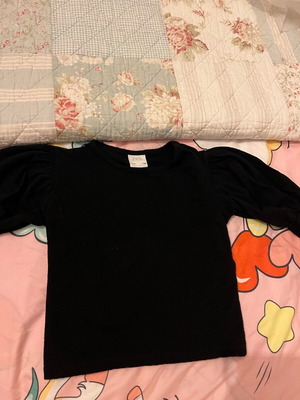 Zara blouse size 7 with puffed sleeves like new, black