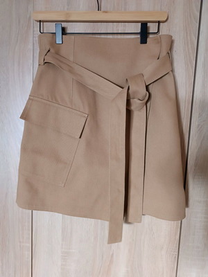 H&M wrap cargo skirt like new, beige, size 38