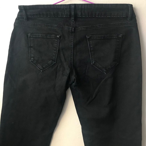 Zara Jean black like new, size 42 with 2 pockets and zipper