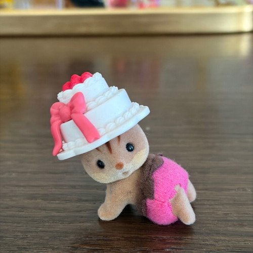 Sylvanian Families Baby Baking Party Alyssa Walnut Squirrel Baby like new