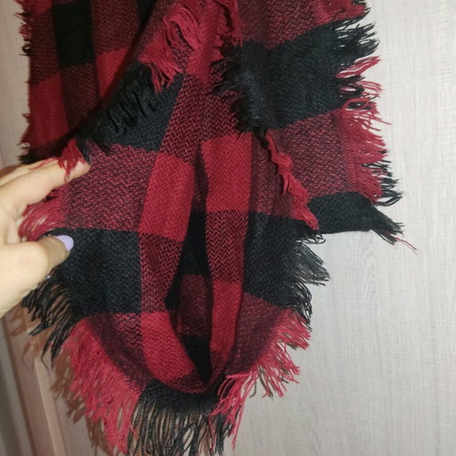 Scarf used, single plaid with fringes