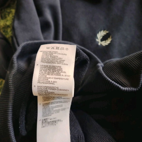Fred Perry Tipped Navy Sleeve Hoodie like new, size M