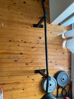 E Boxing Pull-Up Bar in Like New Condition