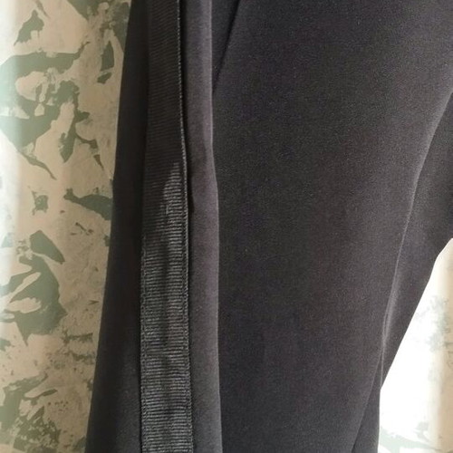Black elastic pants Please new, size L