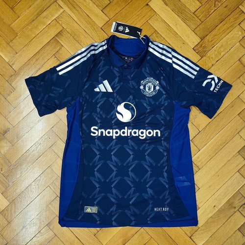 Manchester United Adidas football jersey new, authentic