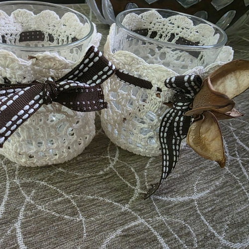 Decorative glasses with crocheted cover like new