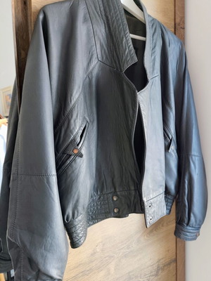 Vintage Italian leather jacket like new, gray, sizes small and medium