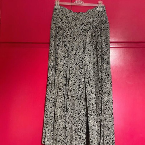 Pleated pants like new, designer vintage, black and white