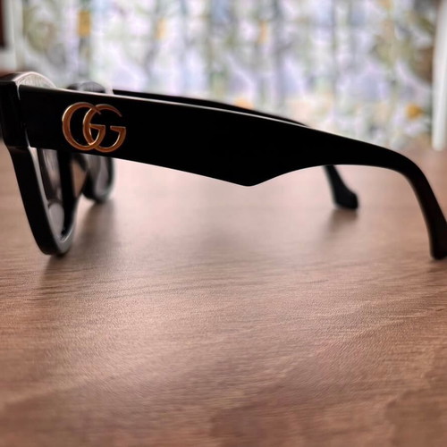 Gucci women's sunglasses used, black