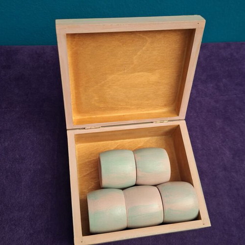 Wooden box with decoupage decoration and 5 food napkin holders new