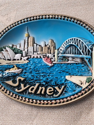Vintage decorative plate Sydney Australia in like new condition