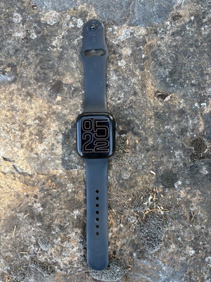 Apple Watch Series 9 45mm GPS like new