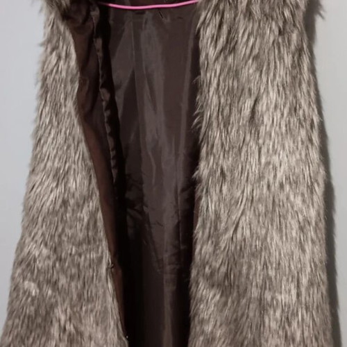 Synthetic fur vest Bershka, like new, brown, size M