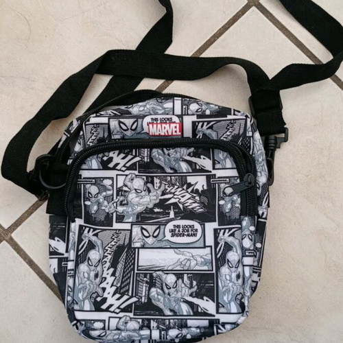 Marvel children's bag new, shoulder type, black and white