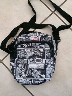 Marvel children's bag new, shoulder type, black and white