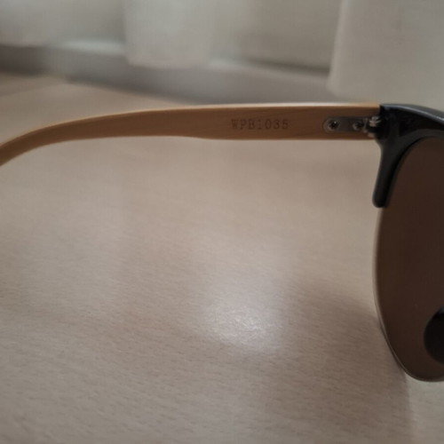 Unisex sunglasses with mirror lenses