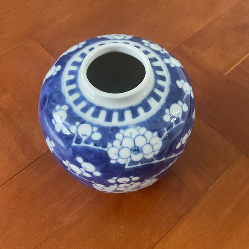 Chinese vase antique in excellent condition