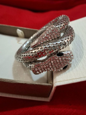 Snake-shaped bracelet with rhinestones new, silver stainless steel