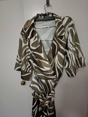 Zara dress new, olive and white with belt, small-medium