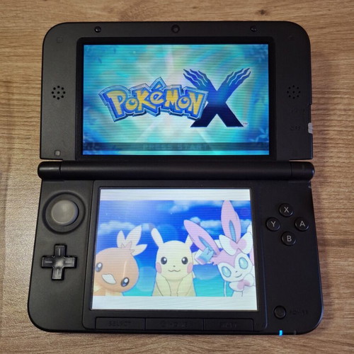 Nintendo 3DS XL Black and Red like new