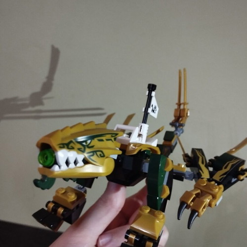 Lego Ninjago The Golden Dragon 70666 like new