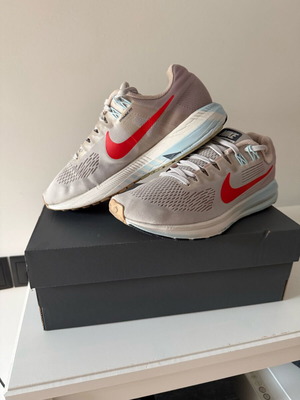 Nike Air Zoom Structure 21 athletic shoes used, grey, size 38