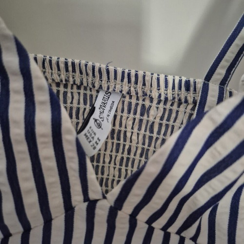 Stradivarius crop top like new, size M, beige and blue