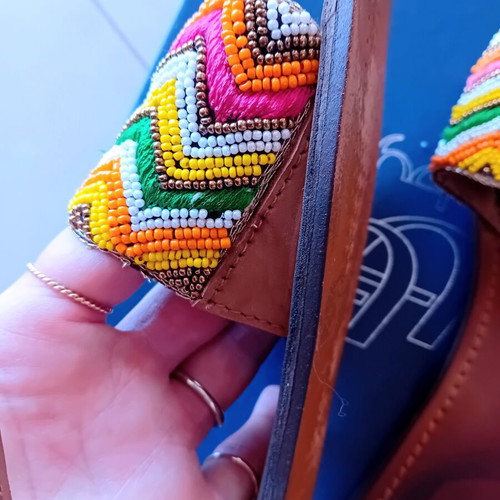 Leather sandals size 41 like new, embroidered with colorful beads, dark brown