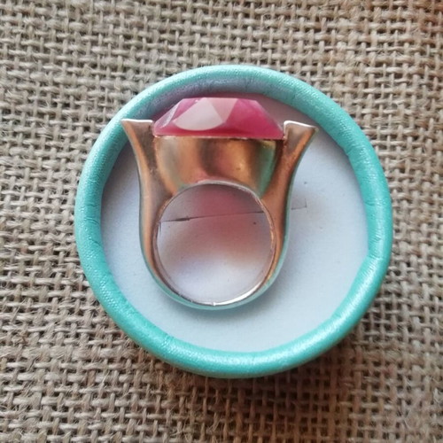 Steel solitaire ring with pink zircon color like new