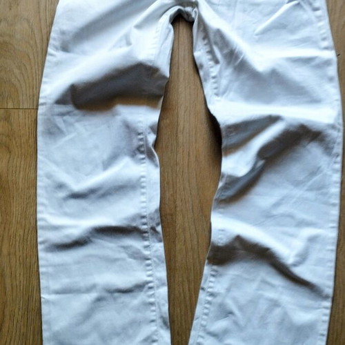 Women's jeans pack of 4, W28L32, like new condition