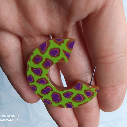 Earrings like new, pack of 2 pairs multicolored, wood and resin