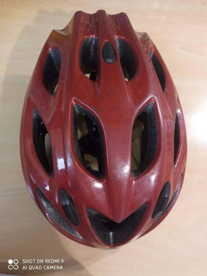 Κράνος ποδηλάτου BELL μεταχειρισμένο με ελαφριές φθορές