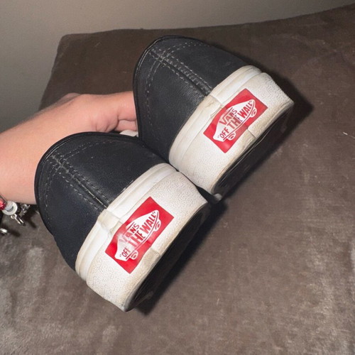 Vans leather athletic shoes like new, size 37, black